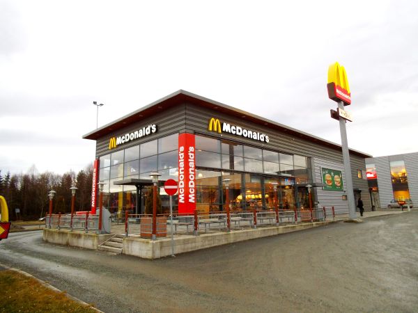 "McDonald's" nu a încălcat legislaţia UE în cazul avantajelor fiscale obţinute în Luxemburg