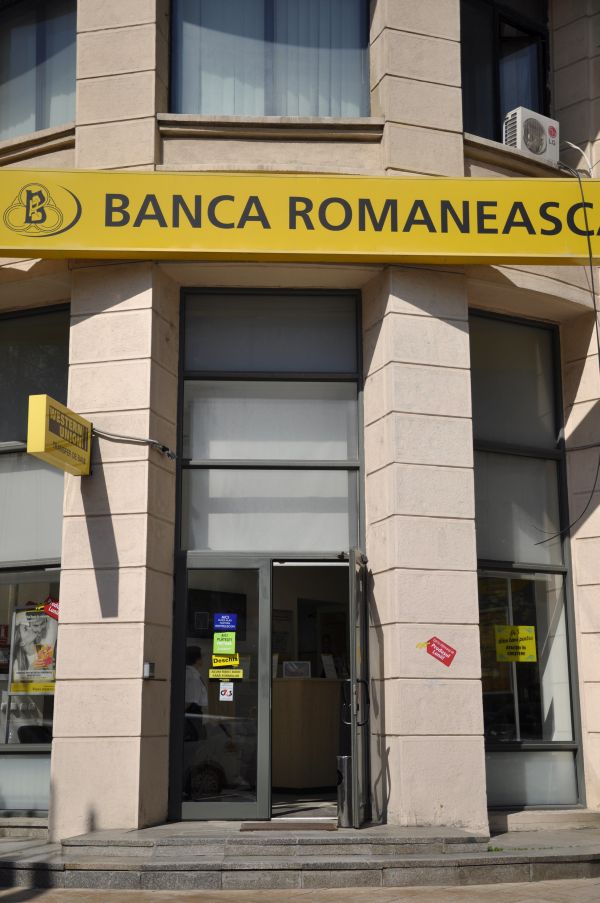 Ofertele neangajante pentru achiziţionarea Băncii Româneşti - luni