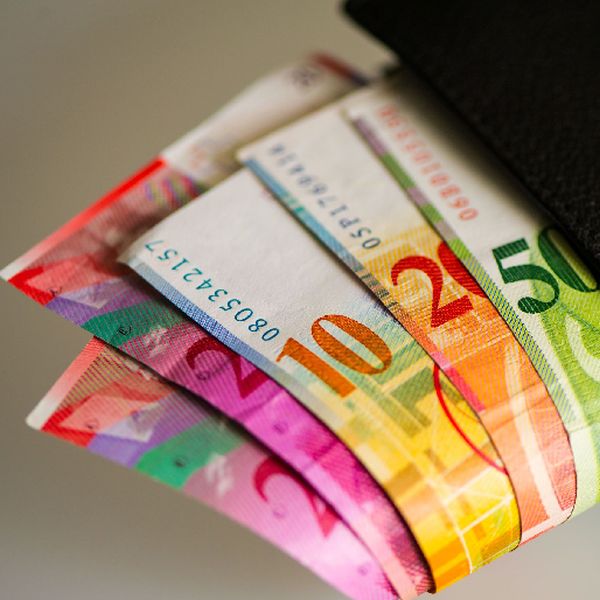 Curţile de Apel consideră că nu trebuie îngheţat cursul CHF