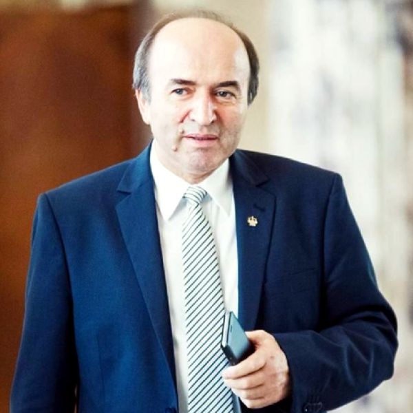 Justiţia a rămas fără bani şi fără personal