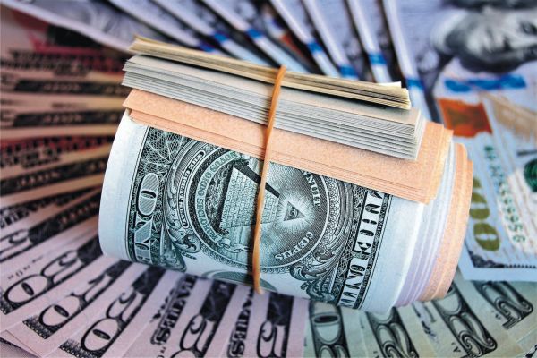 Preţul petrolului va trece de 100 de dolari/baril