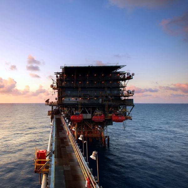 Legea offshore, în dezbatere la comisiile Camerei Deputaţilor