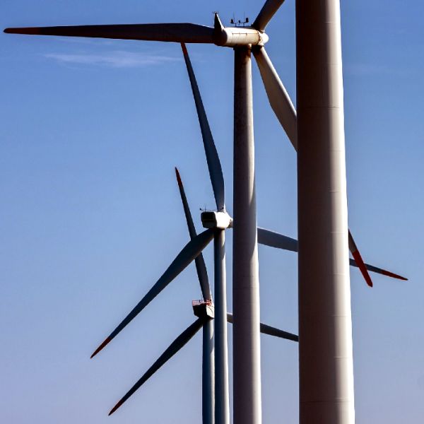 Tranziţia spre energii nepoluante, sprijinită de Bruxelles