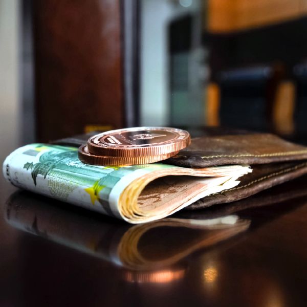 Deficitul de cont curent s-a adâncit la 5,83 miliarde euro