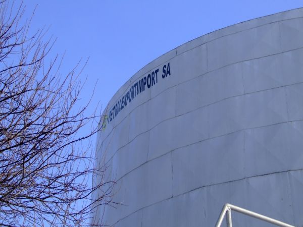 Petrolexportimport intră în faliment