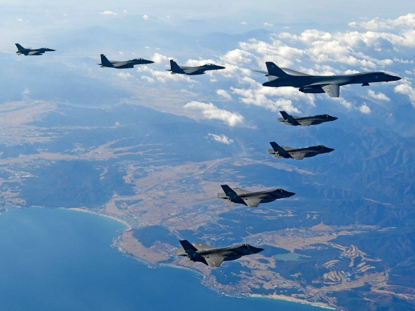 SUA-Coreea de Sud suspendă noi exerciţii militare