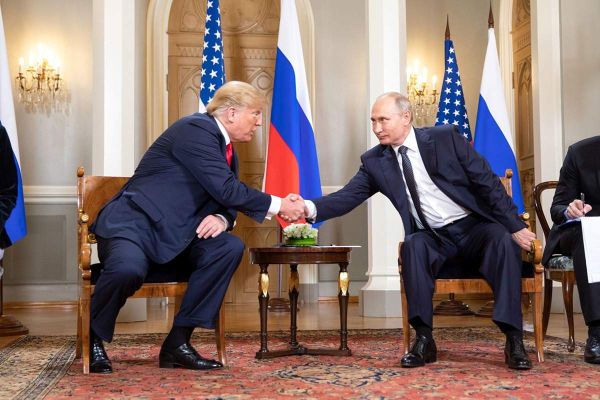 Donald Trump şi Vladimir Putin (sursa foto: Twitter)