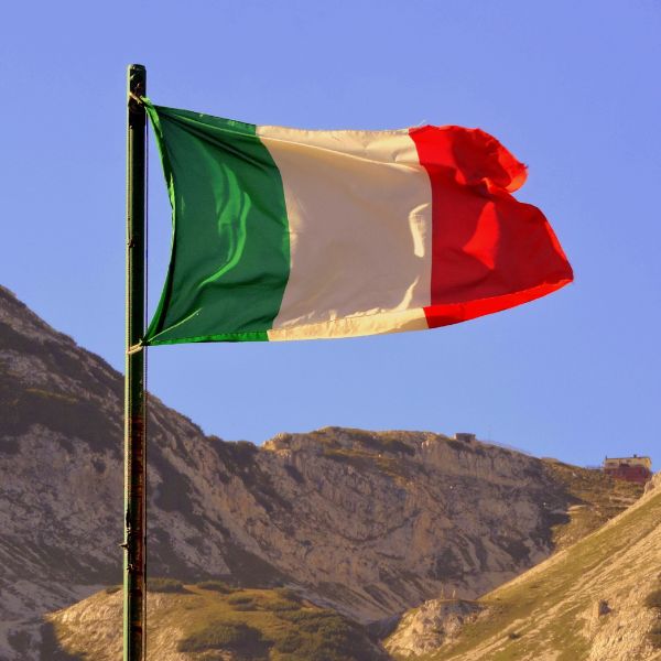 Italia îşi menţine planurile bugetare