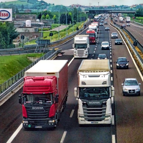 Transportatorii avertizează în legătură cu schimbările în legislaţia RCA