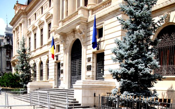 Depozitele populaţiei au crescut cu peste 10%
