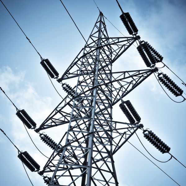 Peste 75% dintre furnizorii de energie din România încalcă reglementările ANRE 