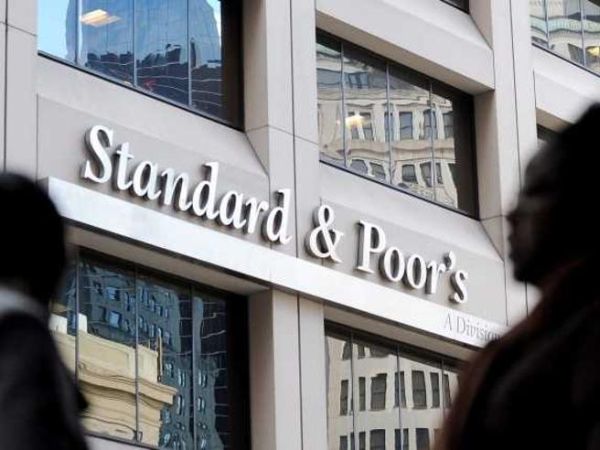 Standard & Poor's a lăsat neschimbat ratingul Italiei