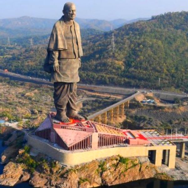 Cea mai înaltă statuie din lume a costat 420 de milioane de dolari