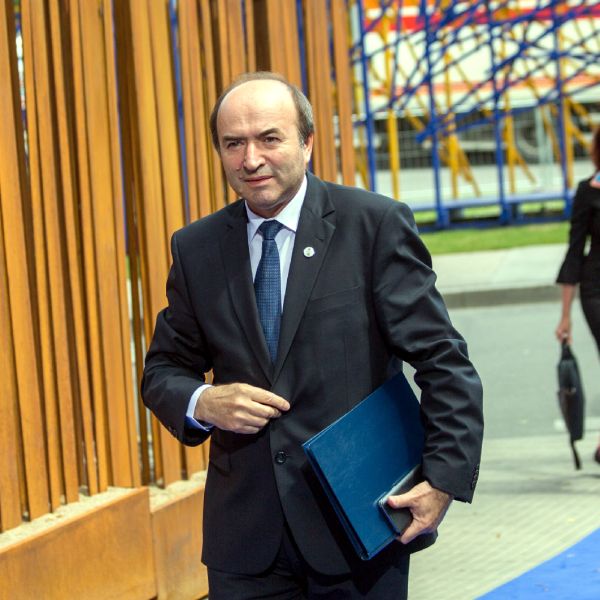 O eventuală remaniere a lui Tudorel Toader trebuie decisă în următoarea ºedinþă a Comitetului Executiv (CEx) Naþional al PSD, ºedinþă care nu a fost încă stabilită conform declaraþiilor făcute de preºedintele social-democraþilor, Liviu Dragnea.