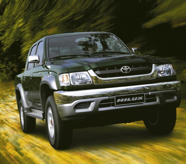Toyota recheamă la service 1,6 milioane automobile 