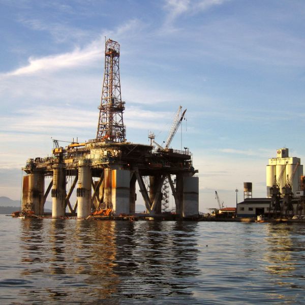 Legea offshore, promulgată de şeful statului