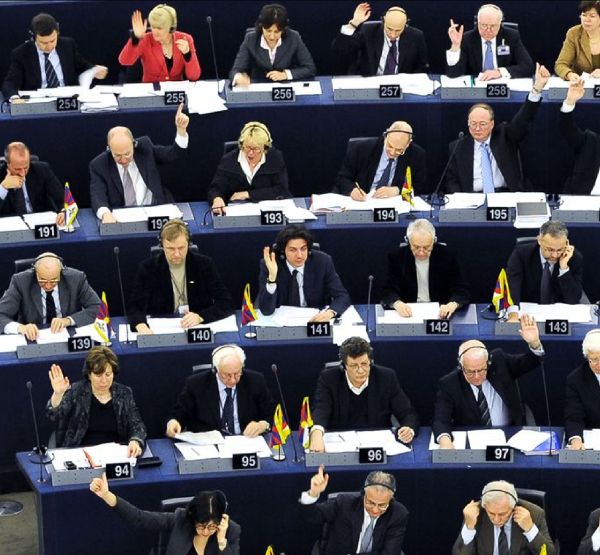 Rezoluţia privind statul de drept, adoptată de PE