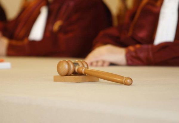 CCR: "Am aplicat Constituţia, nu recomandările GRECO, MCV şi Comisiei de la Veneţia"