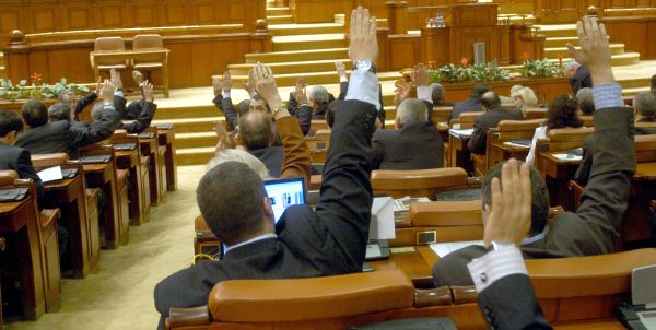 Legea pensiilor a trecut de Senat