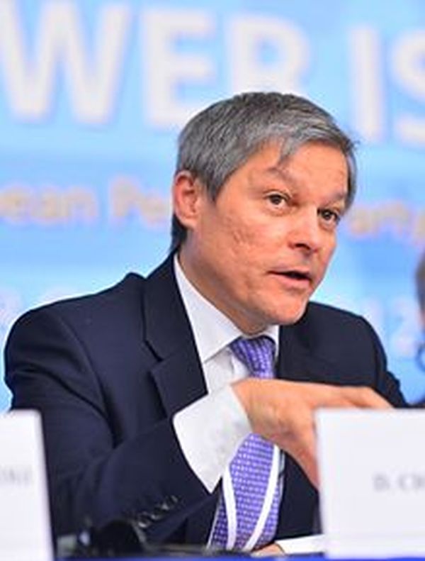 Dacian Cioloş (Sursa foto: Twitter)