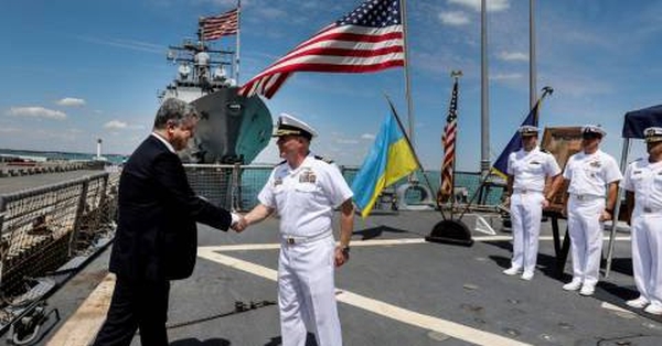 Kievul cere NATO să trimită nave la Marea Azov