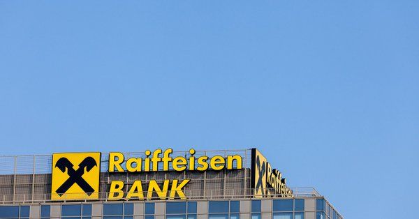 Raiffeisen Bank a depăşit pragul de 500.000 de carduri de credit