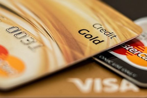 Costul unui credit a scăzut cu aproape 39.000 de euro pentru un consumator