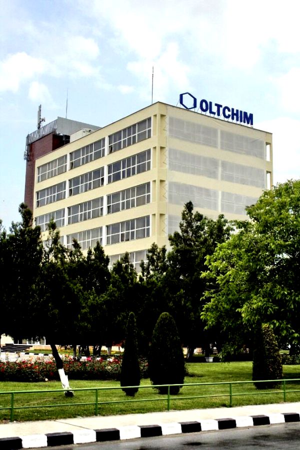 "Circa 50 milioane de euro din banii pentru Oltchim merg la bănci"