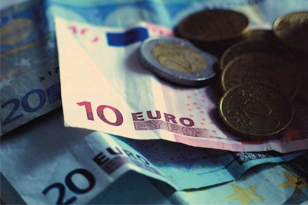 Bulgaria va adera la zona euro cel mai devreme în 2022