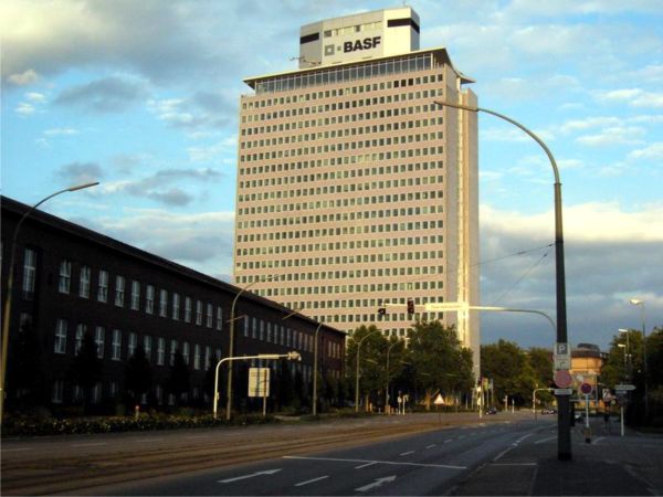 Surse: BASF vrea să vândă active ca să salveze afacerea cu Solvay