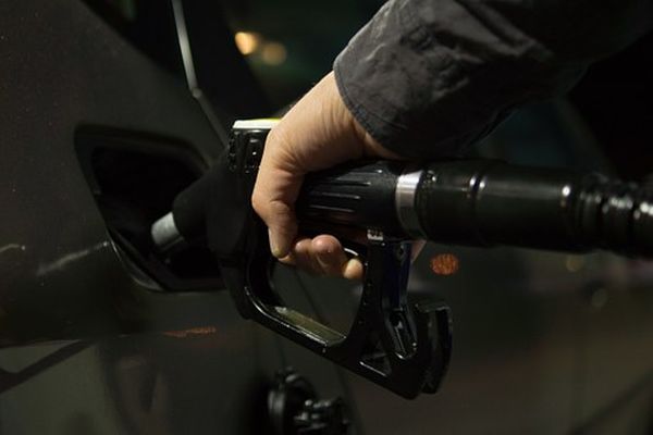 Preţurile petrolului au crescut cu peste 4%