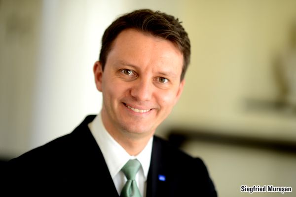 "Guvernul trebuie să aloce mai mulţi bani pentru cercetare"