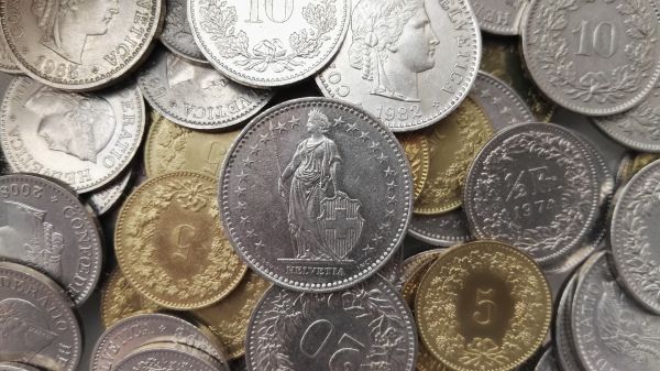 BNR: Numărul debitorilor cu credite în CHF în scădere