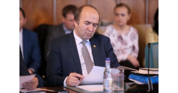 Tudorel Toader (Sursa foto: Twitter)