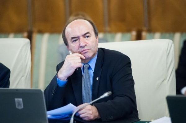 Tudorel Toader (Sursa foto: Twitter)