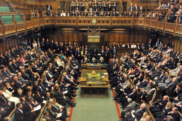 Parlamentul britanic caută soluţii pentru bănci, după Brexit