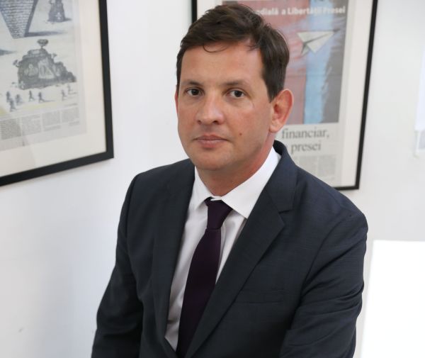 "Produsele pe care le vom lansa vor fi atractive pentru investitori şi participanţi, atât din punctul de vedere al activului suport, cât şi al tarifelor practicate", a declarat Adrian Tănase.
