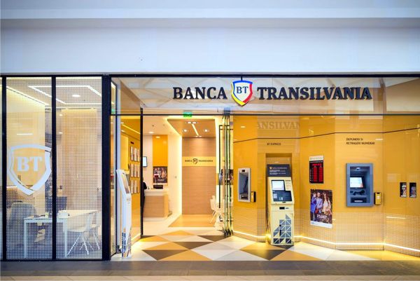 Fitch reconfirmă ratingurile Băncii Transilvania