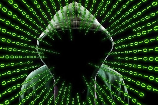 Românii, îngrijoraţi privind compromiterea datelor personale şi malware-ul