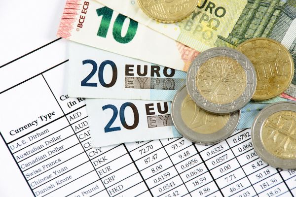 Euro a fost cotat la 4,7412 lei