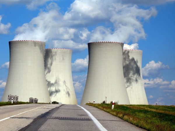 Spania vrea să îşi închidă toate centralele nucleare