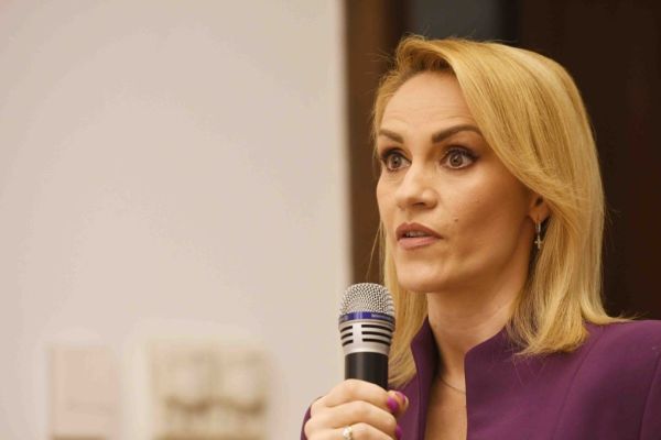 Gabriela Firea (Sursa foto: Twitter)
