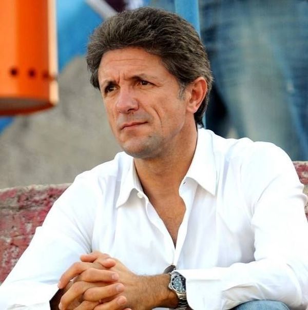 Gică Popescu: "Trebuie înţeles că aceste obiective importante nu le facem pentru Euro 2020 deşi dorim să le folosim la Euro 2020 şi vor fi operative pentru acest turneu final (...) Noi suntem foarte încrezători că vom duce aceste obiective la îndeplinire".Sursa foto: Facebook/Gheorghe Popescu