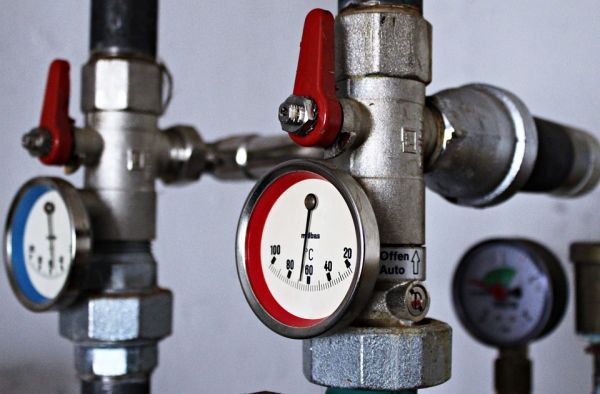 Înfiinţarea companiilor care urmează să preia activitatea RADET, pe ordinea de zi
