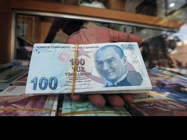 Economia Turciei s-a contractat cu 3% în trimestrul patru