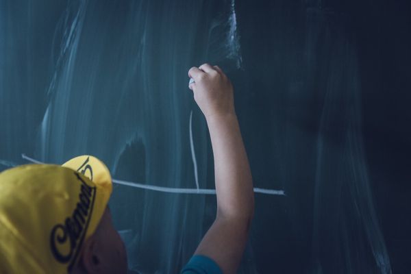 Învăţământul general obligatoriu, extins treptat la 15 clase, până în 2030