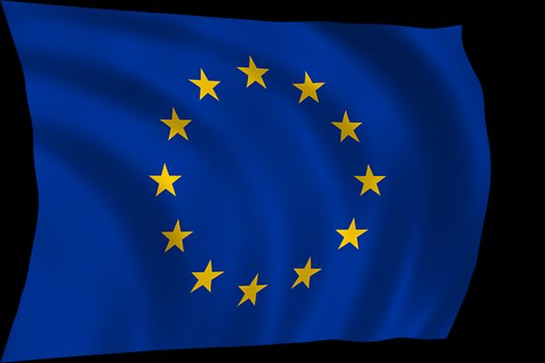 UE actualizează lista jurisdicţiilor fiscale necooperante, incluzând şi Emiratele Arabe Unite