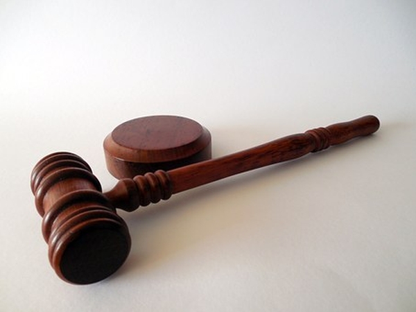 Interzicerea organizării unui referendum în ziua alegerilor, neconstituţională