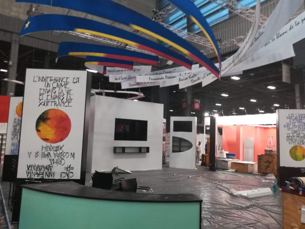 Standul României la Salonul Cărţii de la Paris, Ediţia 2019 (Sursă foto: Facebook)