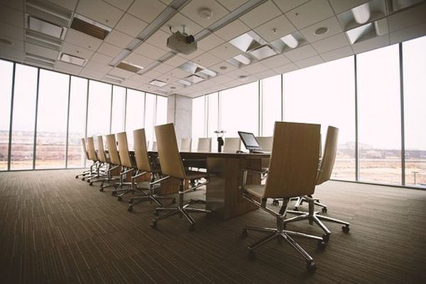 Lipsa forţei de muncă suficiente a afectat cu 10% profiturile companiilor din România
